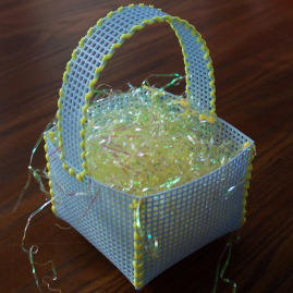 how to make a plastic canvas Easter basket